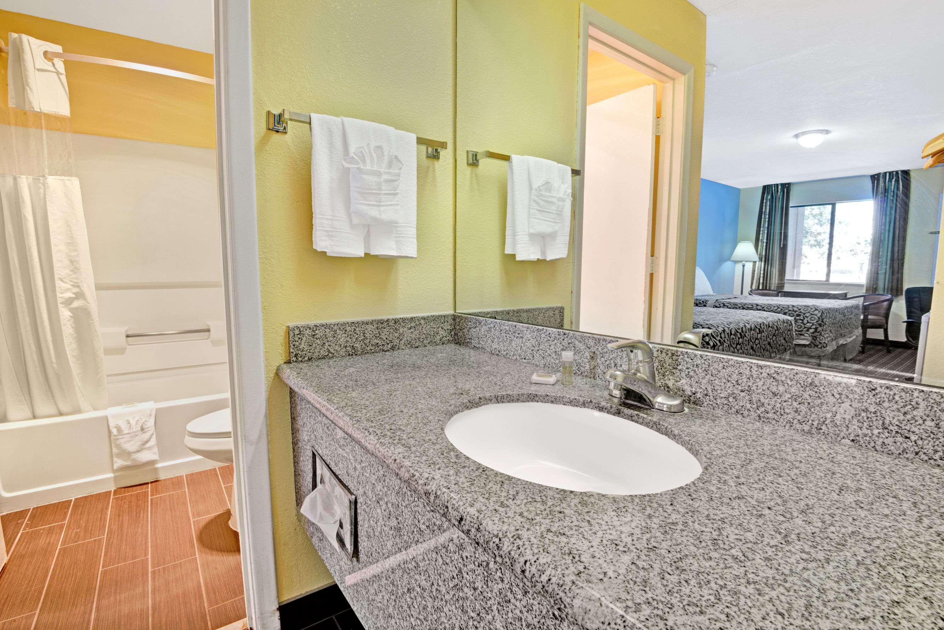 Days Inn By Wyndham Albuquerque West Ngoại thất bức ảnh